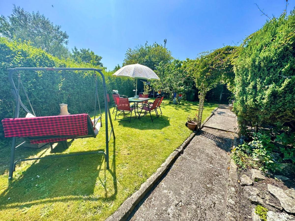 Garden Cottage - 3 Bedroom Close To Town And Beach Bournemouth Dış mekan fotoğraf