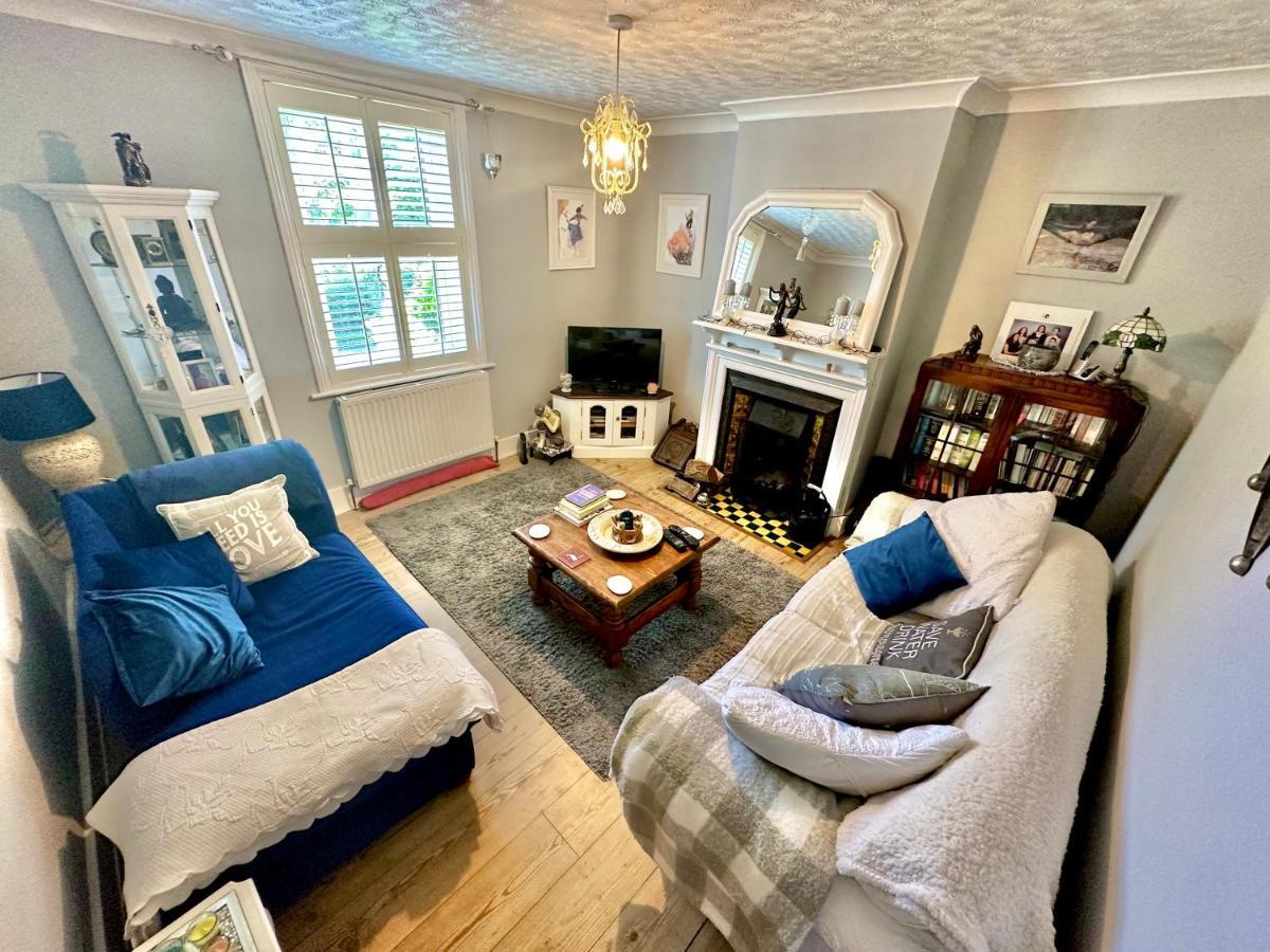 Garden Cottage - 3 Bedroom Close To Town And Beach Bournemouth Dış mekan fotoğraf
