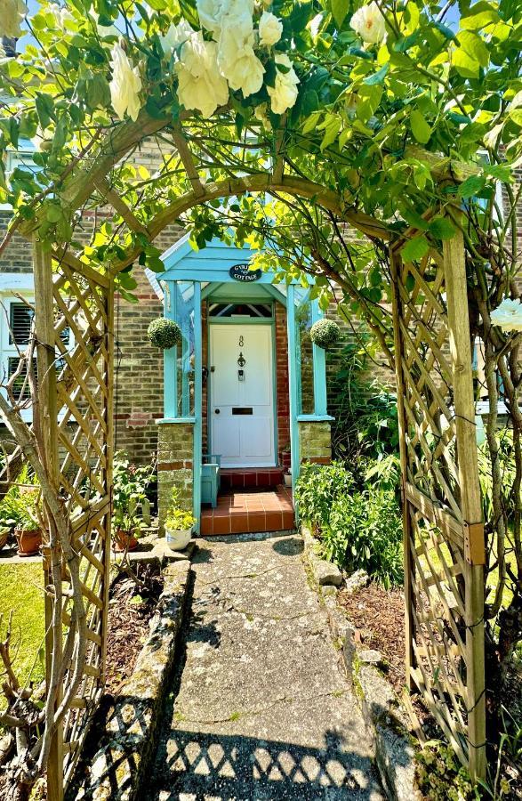 Garden Cottage - 3 Bedroom Close To Town And Beach Bournemouth Dış mekan fotoğraf