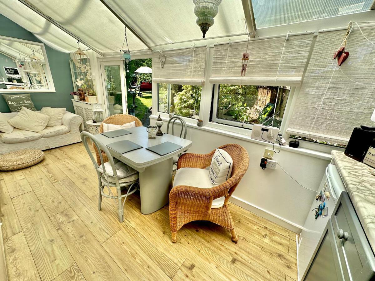 Garden Cottage - 3 Bedroom Close To Town And Beach Bournemouth Dış mekan fotoğraf