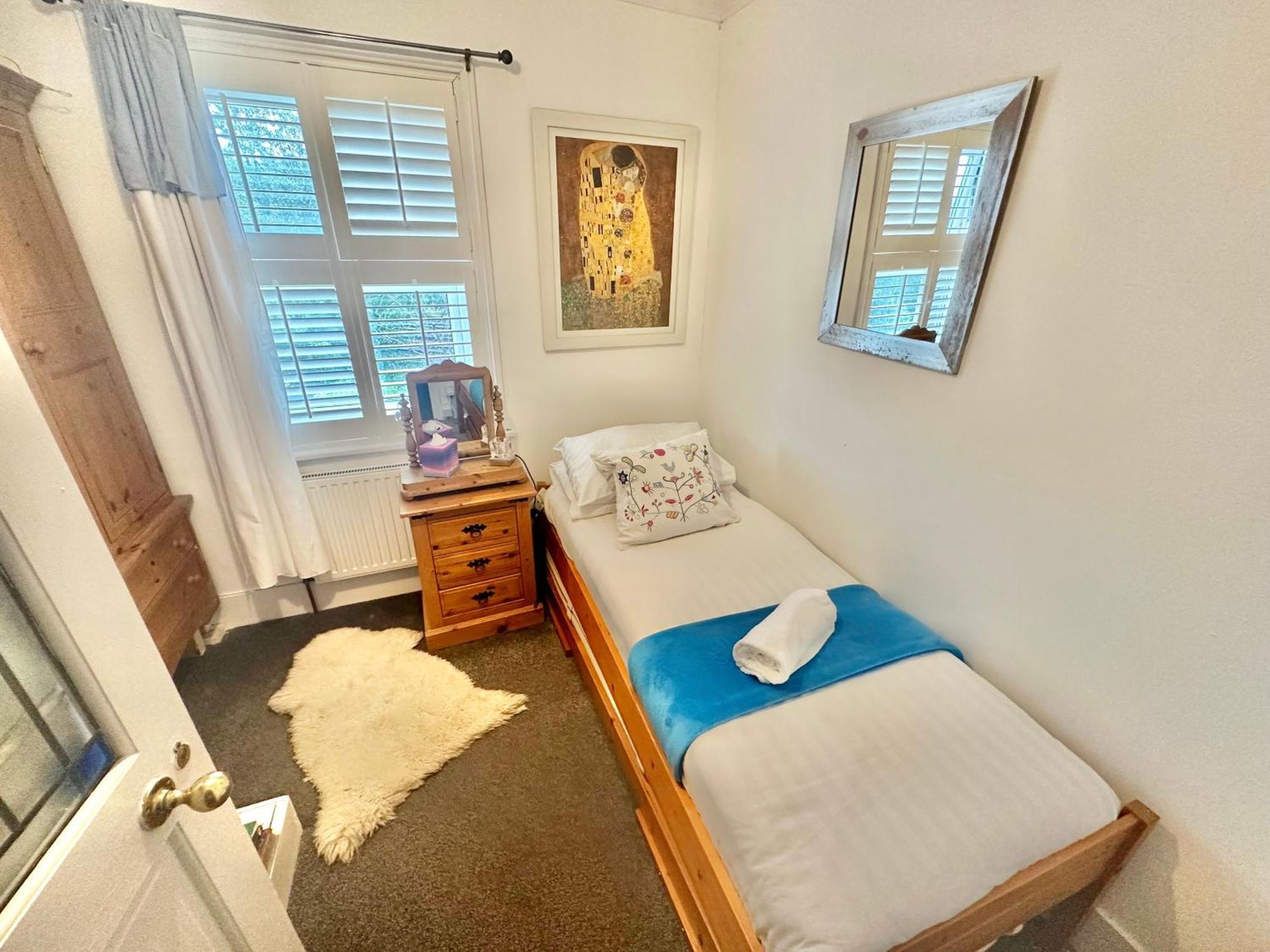 Garden Cottage - 3 Bedroom Close To Town And Beach Bournemouth Dış mekan fotoğraf