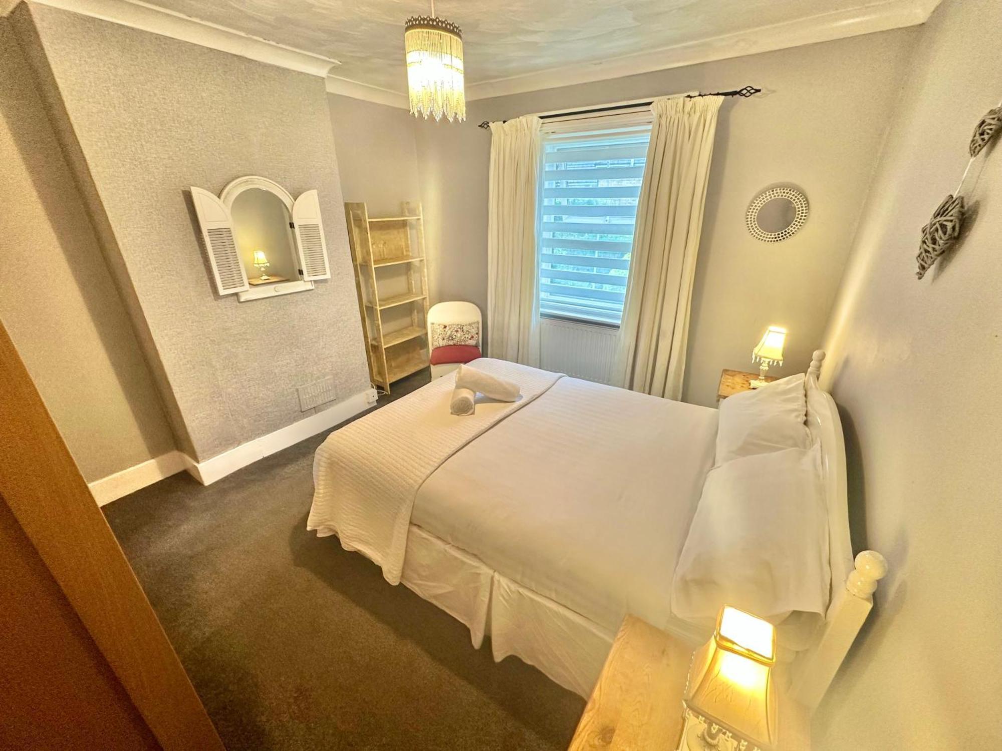 Garden Cottage - 3 Bedroom Close To Town And Beach Bournemouth Dış mekan fotoğraf